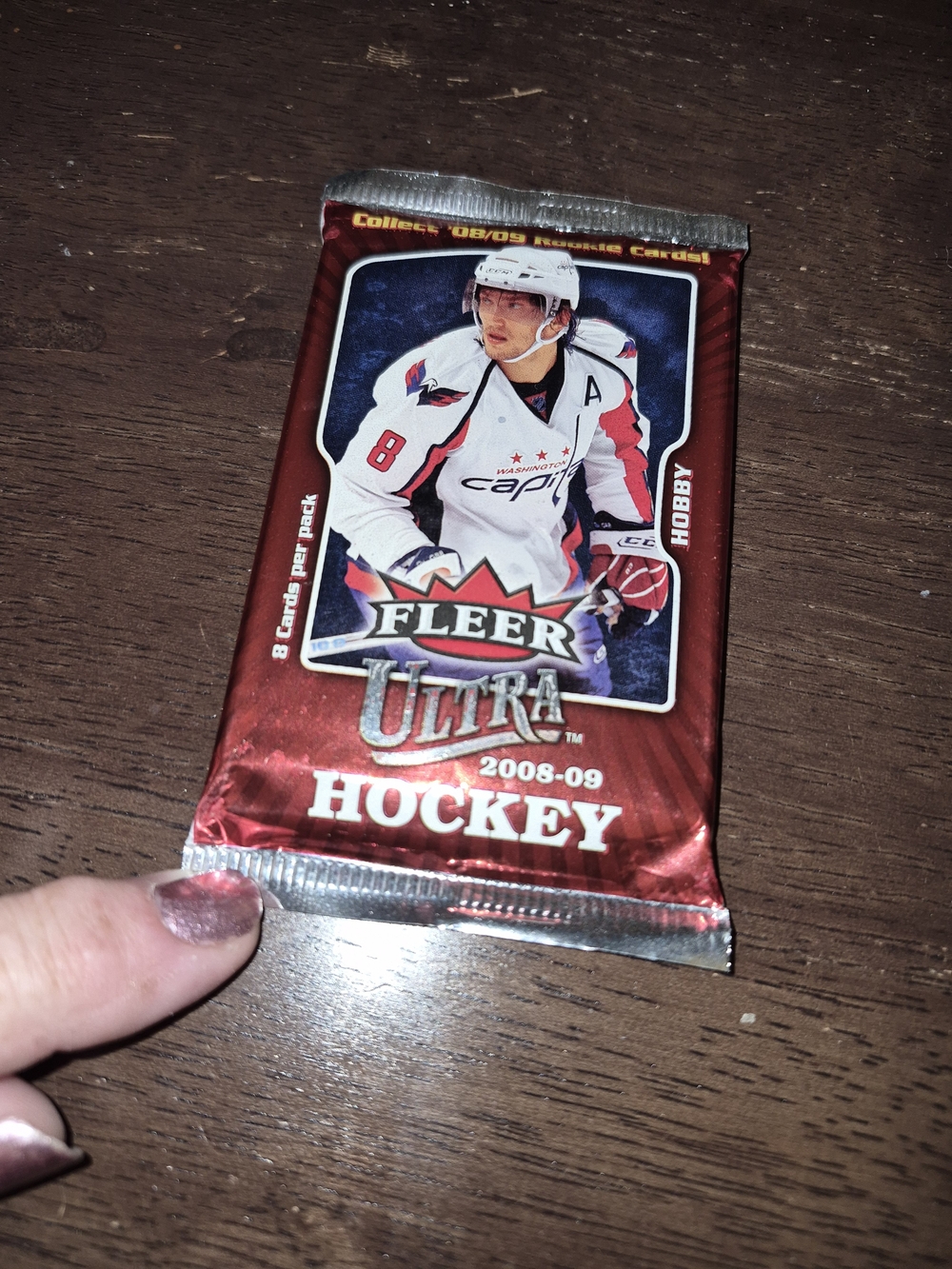 Fleer Ultra 2008-09 Hockey Trading Card Pack - Red